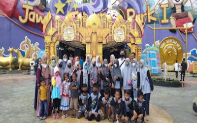 Liburan Seru Kelas 6 MI Miftahul Ulum Kebotohan di Jatim Park 1